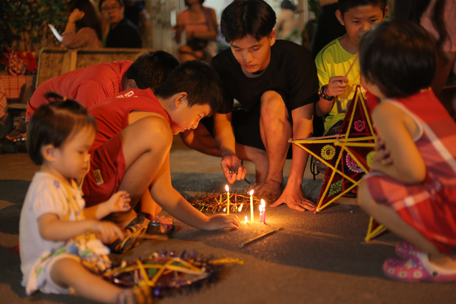 nhungmuatrangtrontrongkyuc