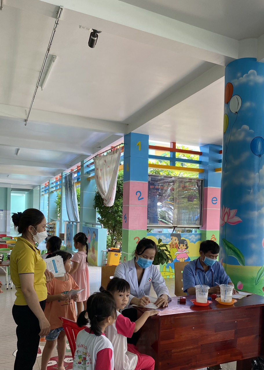 Khám sức khoẻ cho trẻ